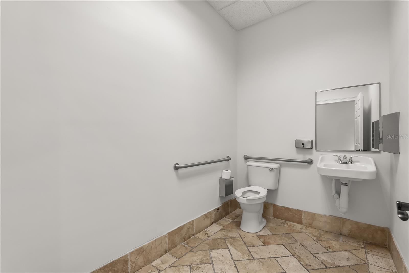 Listing Photo 19