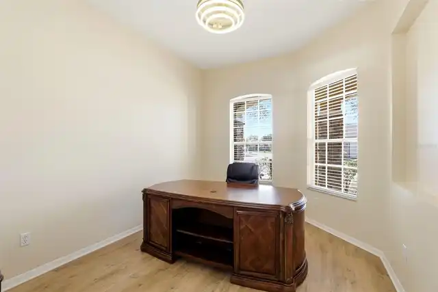 Listing Photo 18