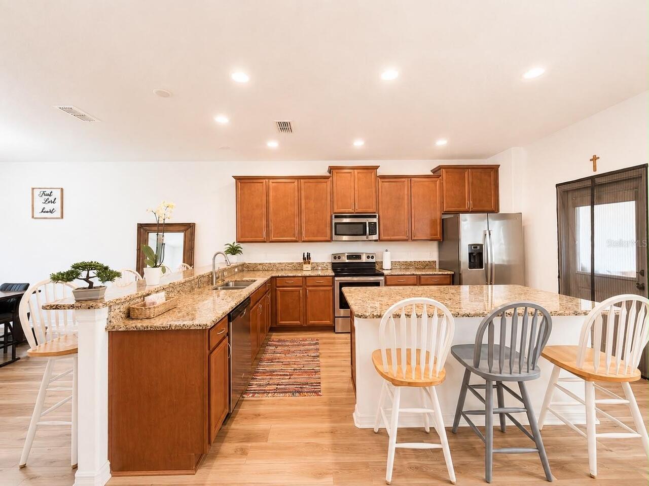 Listing Photo 10