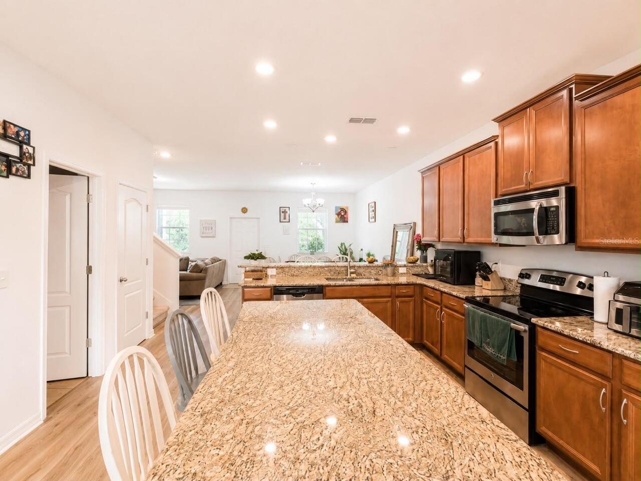 Listing Photo 11