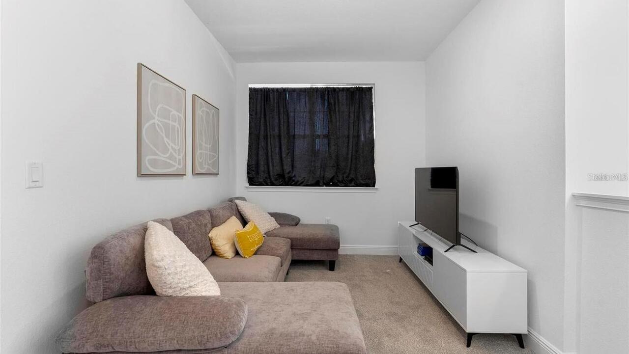 Listing Photo 8