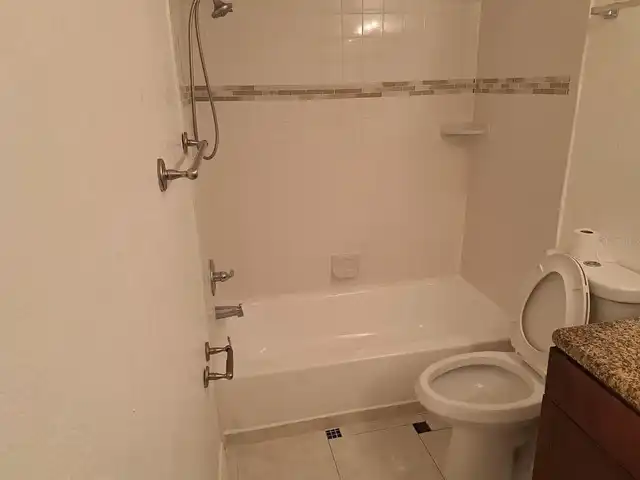 Listing Photo 12