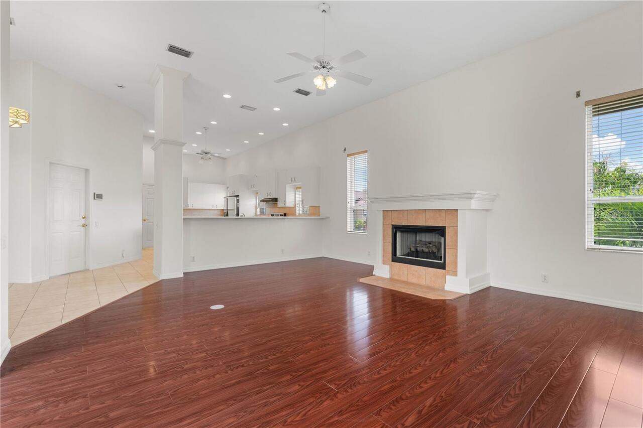 Listing Photo 8
