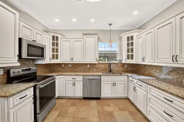 Listing Photo 18