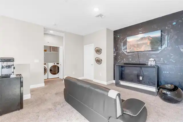 Listing Photo 8