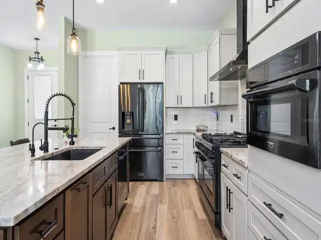 Listing Photo 18