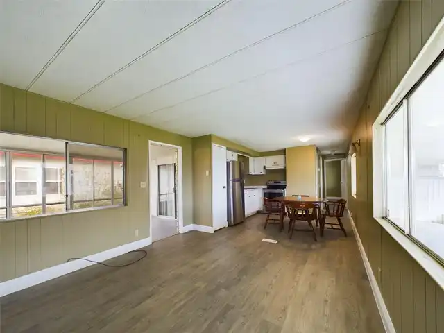 Listing Photo 7
