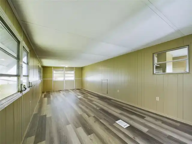 Listing Photo 28