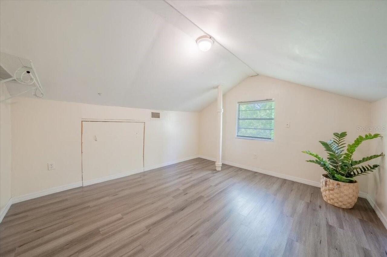 Listing Photo 14