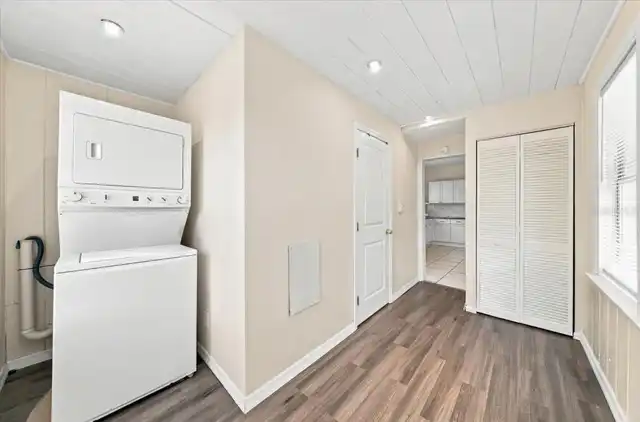 Listing Photo 12