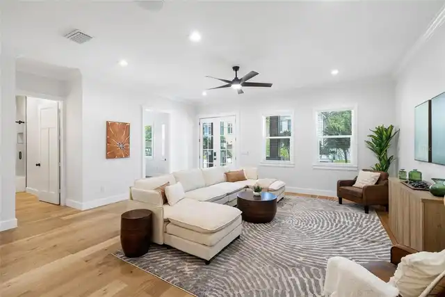 Listing Photo 9