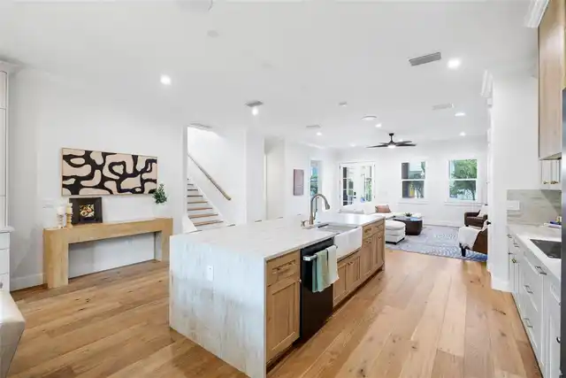 Listing Photo 16