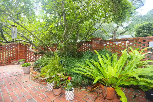 Listing Photo 8