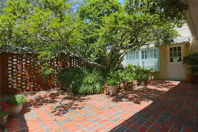 Listing Photo 9