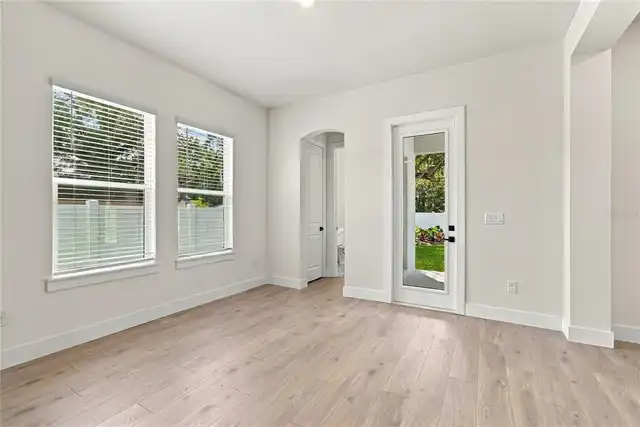 Listing Photo 10