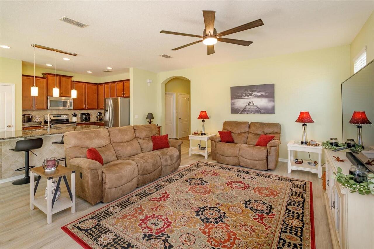 Listing Photo 11