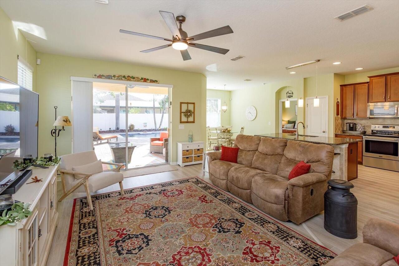 Listing Photo 12