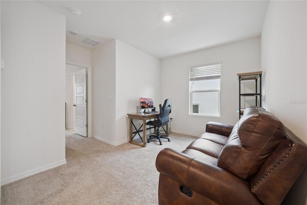 Listing Photo 10