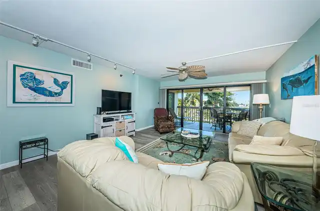 Listing Photo 17