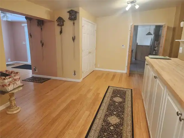 Listing Photo 10