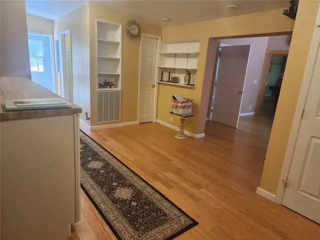 Listing Photo 12