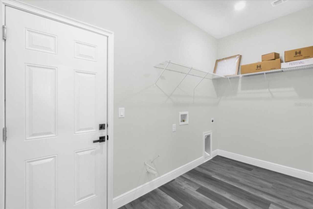 Listing Photo 14