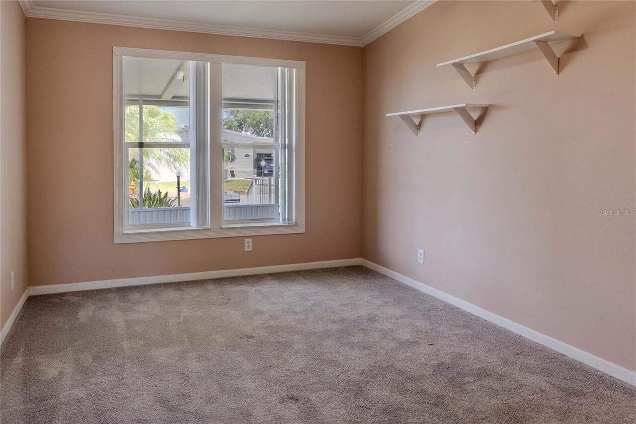 Listing Photo 12