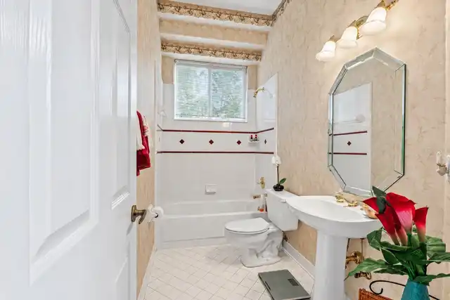 Listing Photo 23
