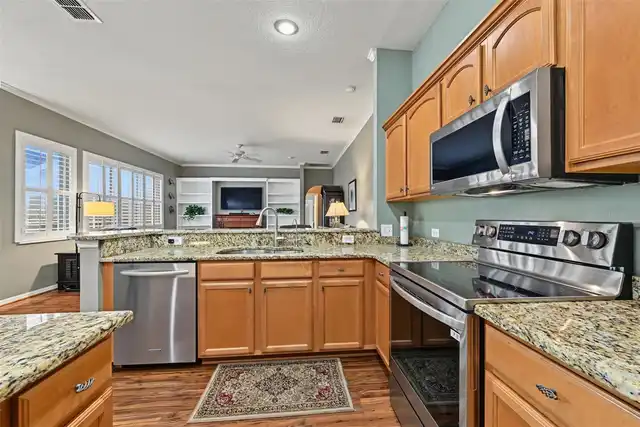 Listing Photo 11
