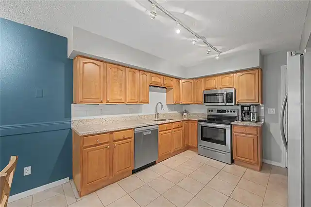 Listing Photo 9