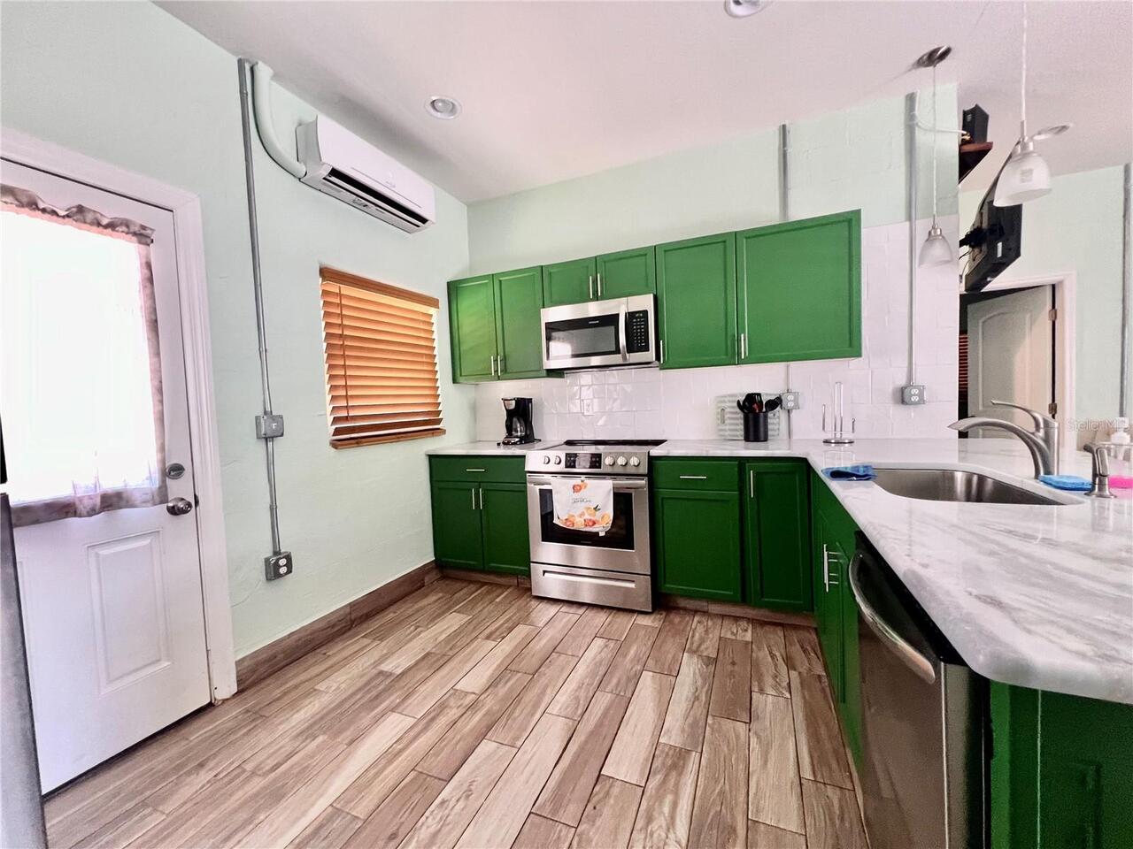 Listing Photo 6