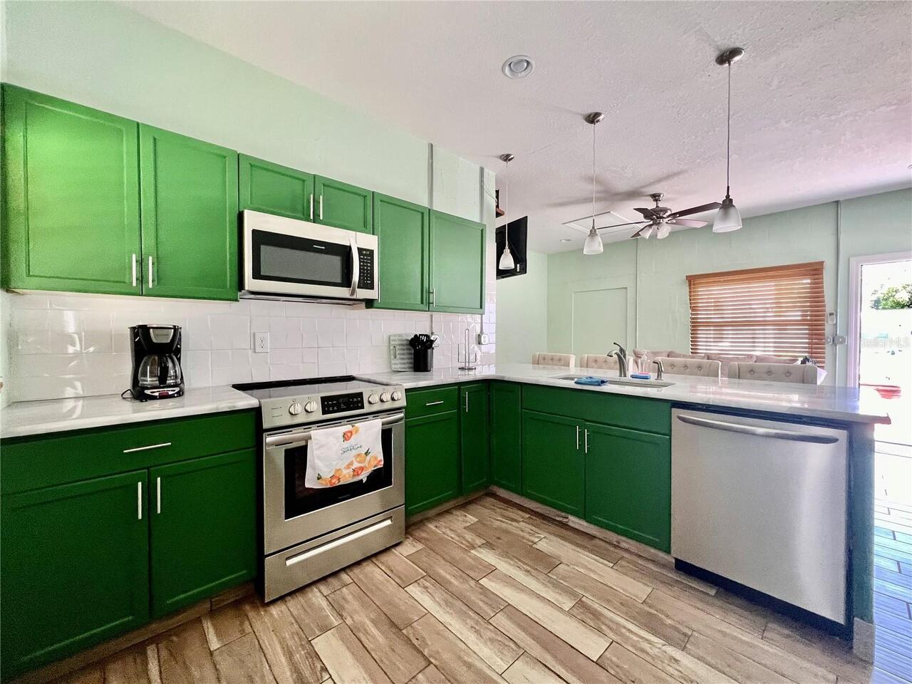 Listing Photo 8