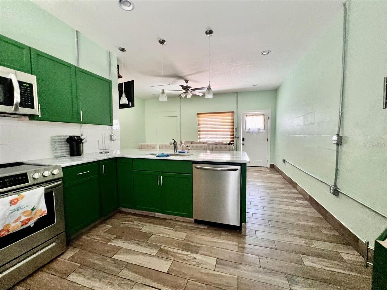 Listing Photo 10