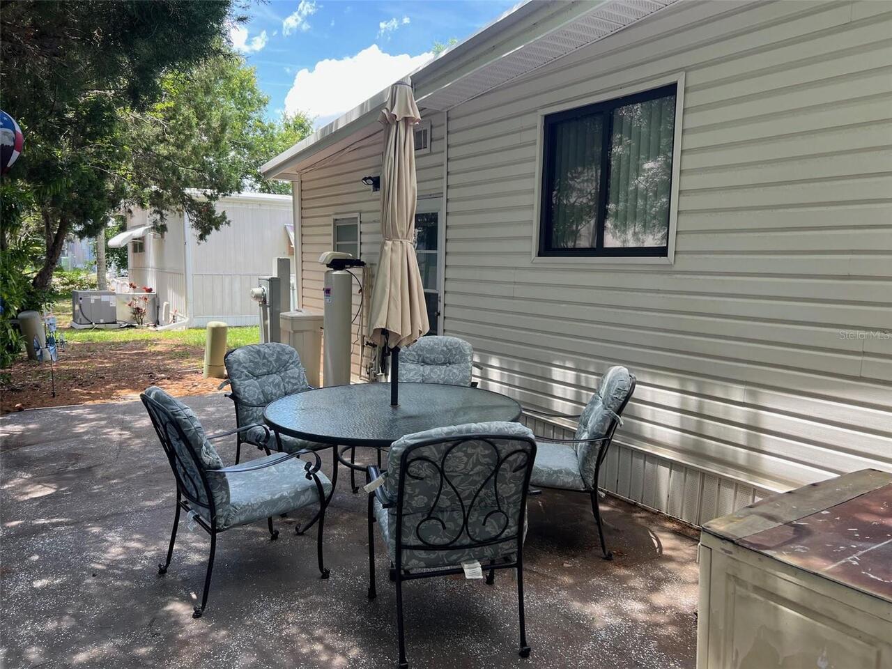 Listing Photo 11