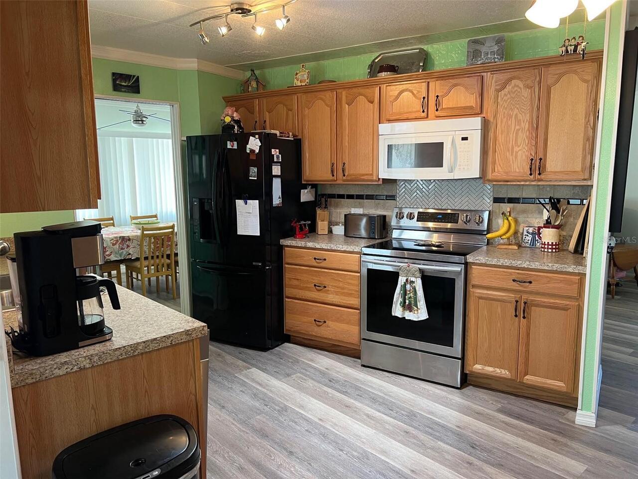 Listing Photo 14