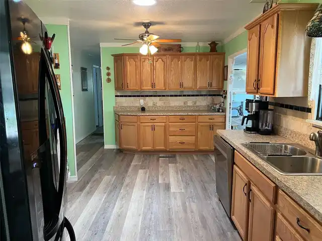 Listing Photo 15
