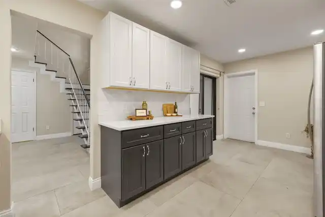 Listing Photo 10