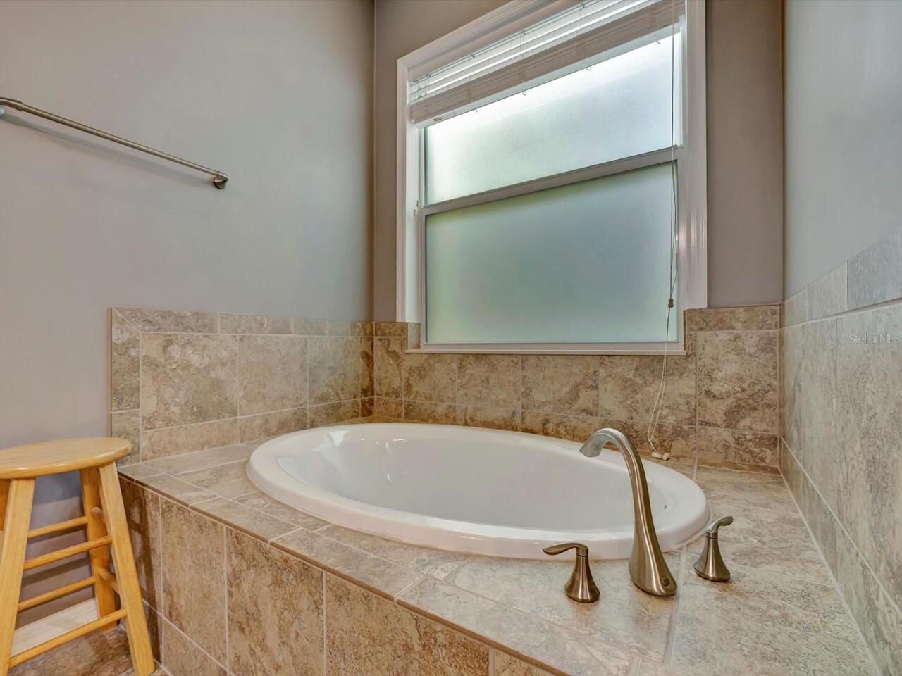 Listing Photo 28