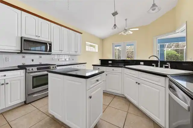 Listing Photo 9