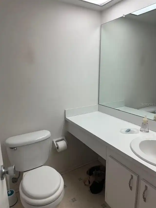 Listing Photo 11