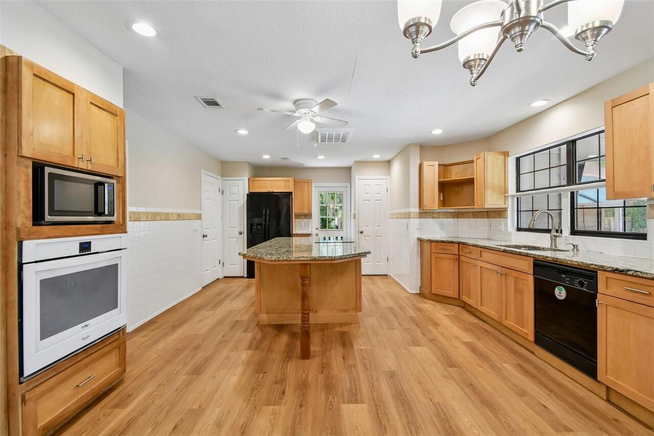 Listing Photo 18