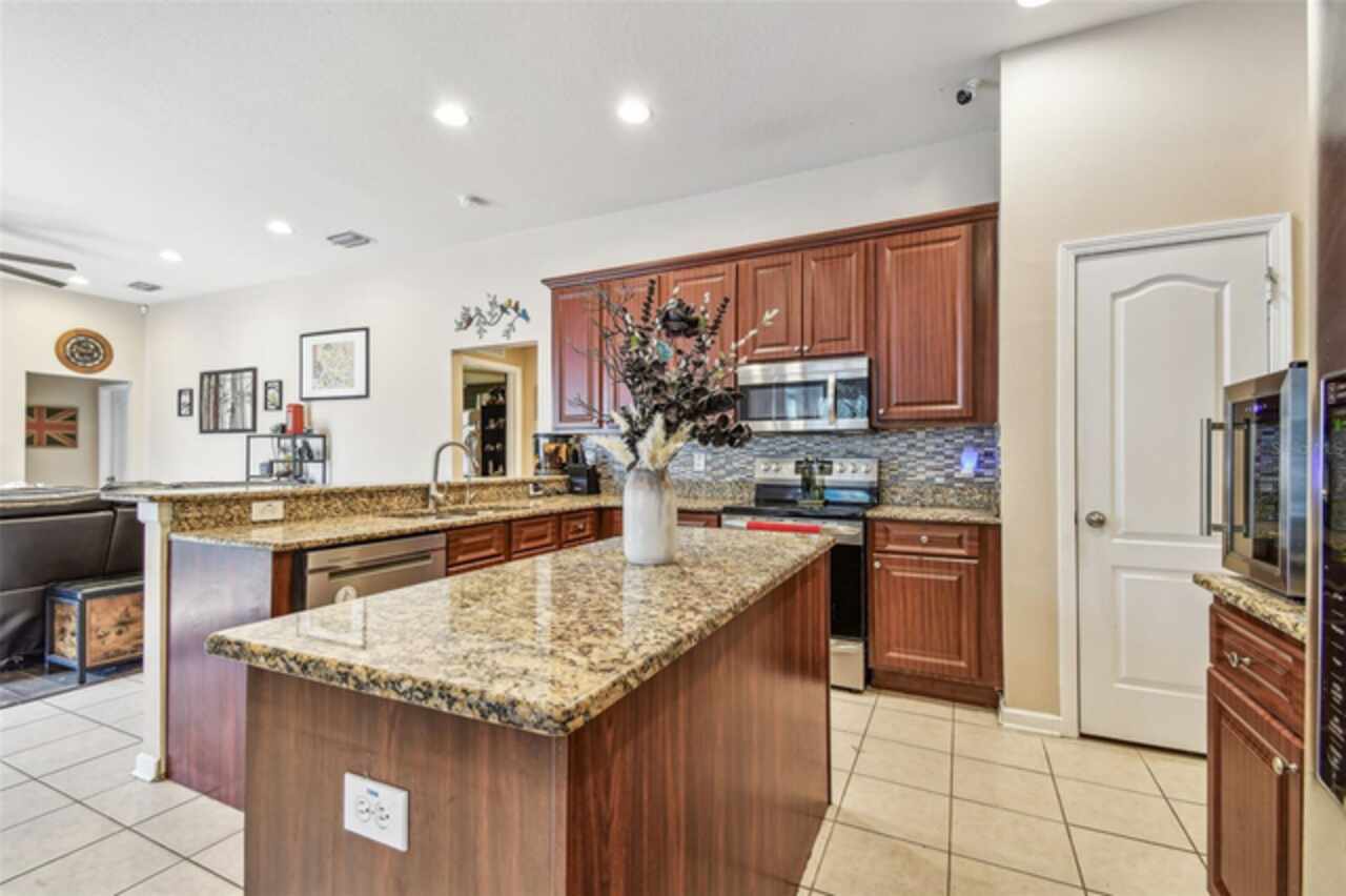 Listing Photo 17