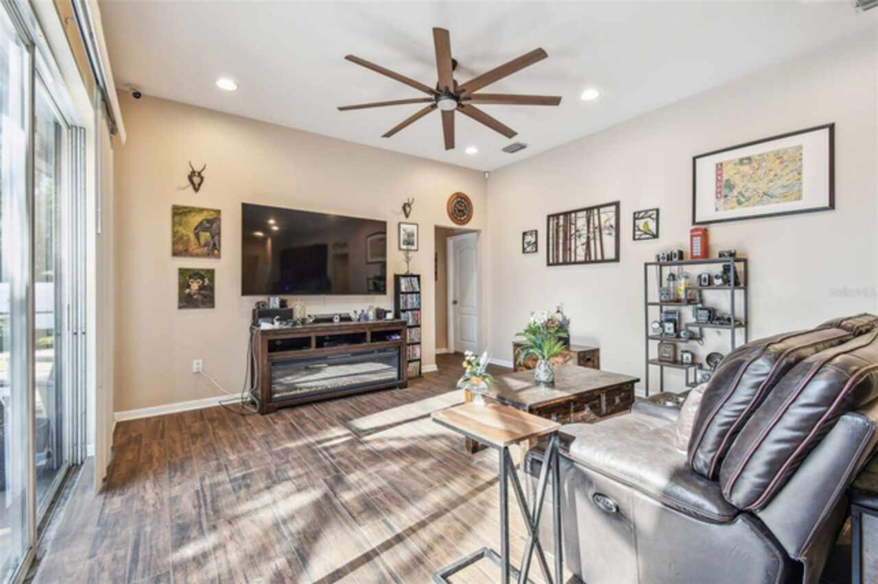 Listing Photo 25