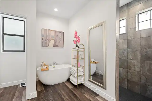 Listing Photo 18