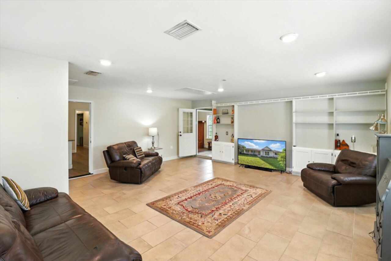 Listing Photo 38
