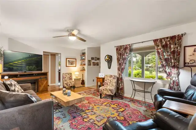 Listing Photo 10