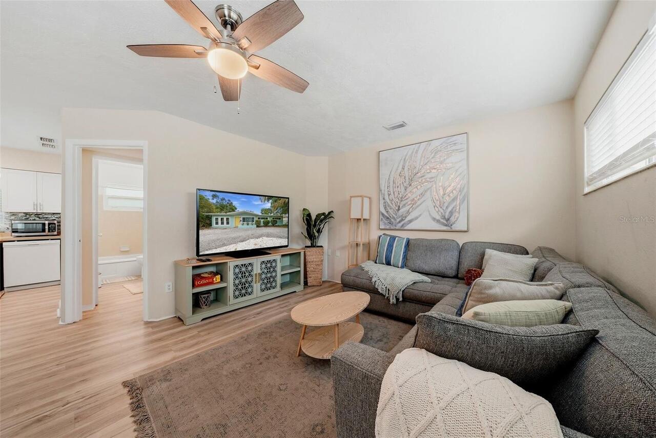 Listing Photo 9