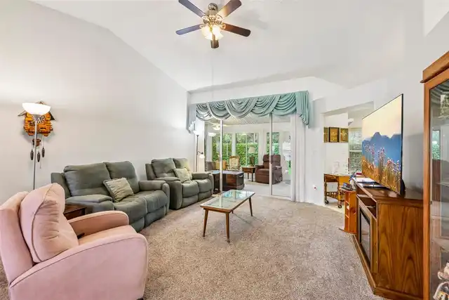 Listing Photo 8