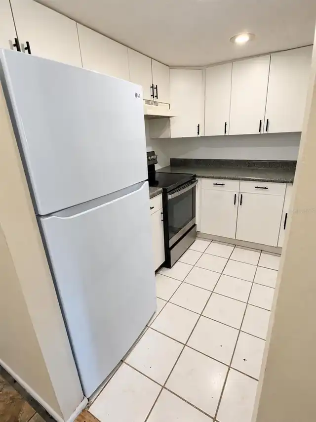 Listing Photo 11