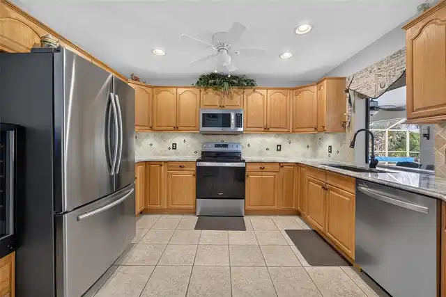 Listing Photo 11